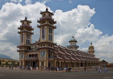 Cao Dai Temple and Cu Chi Tunnel